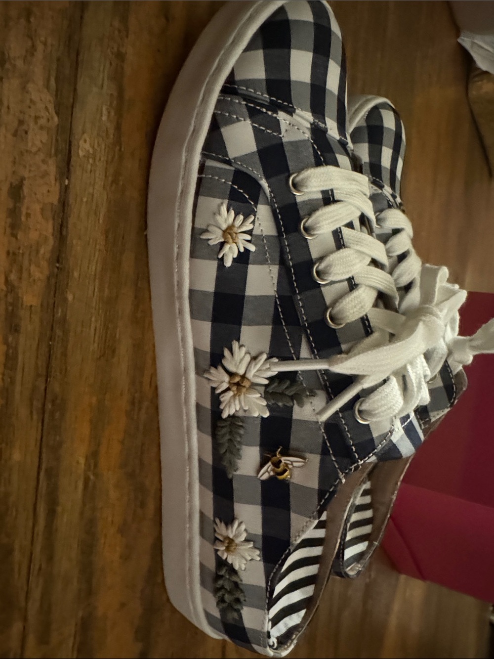 Betsey Johnson Blue Gingham Daisy Sneakers - size 9 - Picture 8 of 11